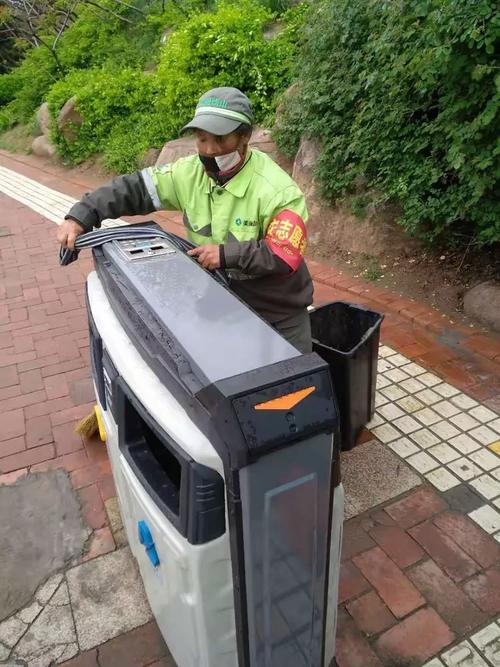 4.24冠中生态网格化保洁工作小结